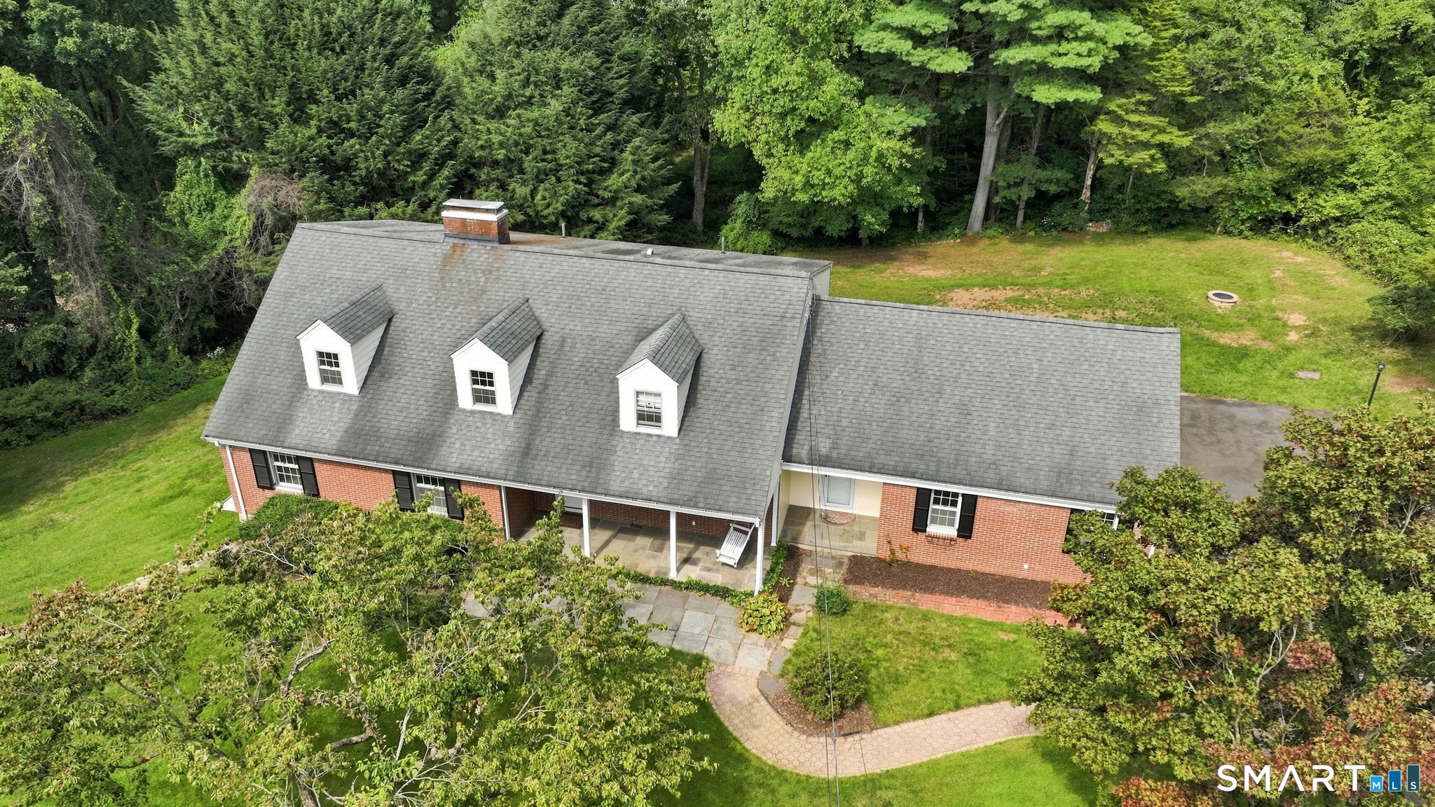 16 Oakhurst Road Simsbury, CT 06070 - Photo 7 of 40 Gallery Image 7