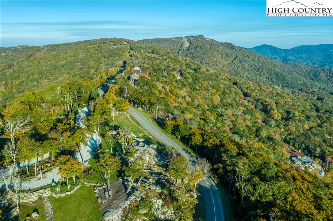 5 Eagles Nest Trail Banner Elk, NC 28604 - Photo 35 of 36 a view of a field with an ocean