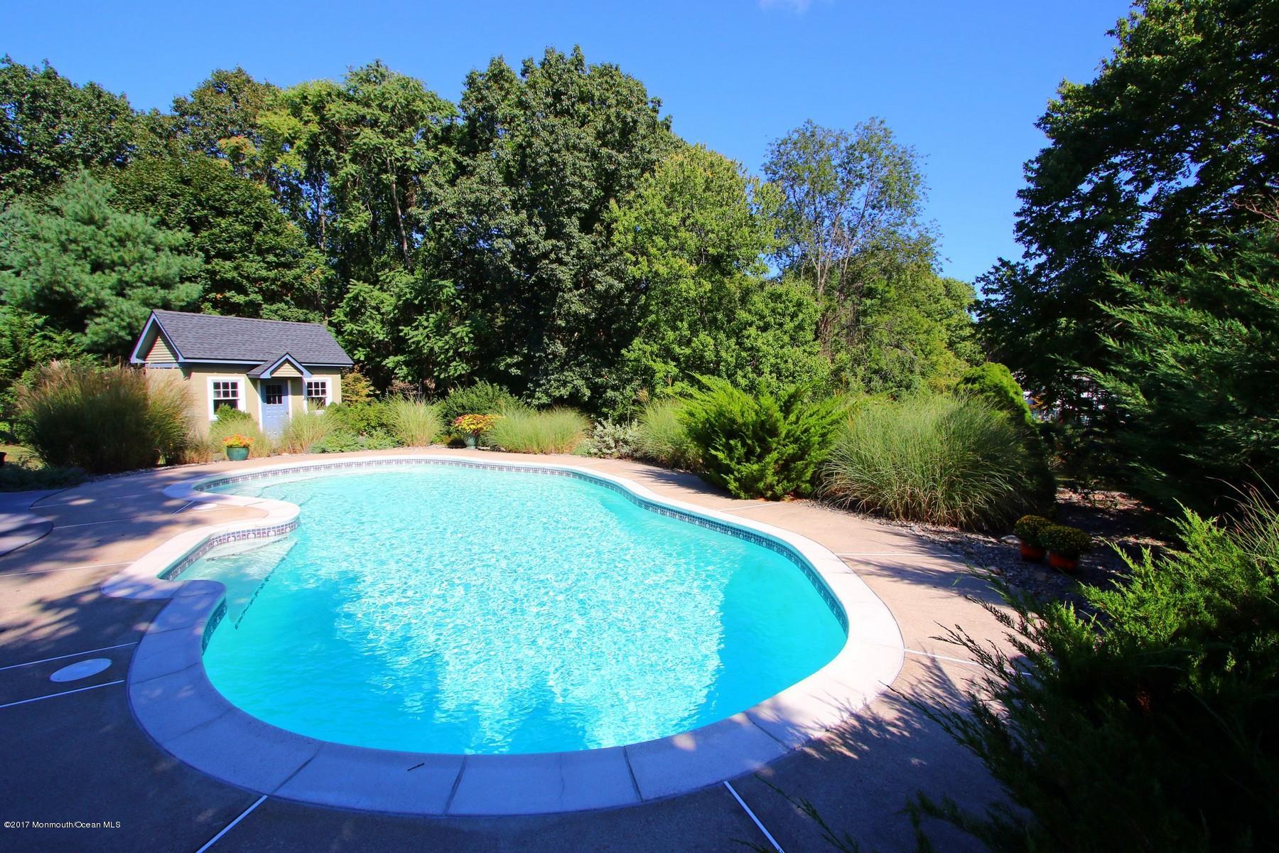 11 Unity Court Middletown, NJ 07748 - Photo 6 of 39 Poolside
