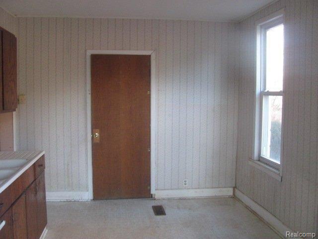 11944 Yale Road Yale, MI 48097 - Photo 3 of 10 10kitchen.jpg