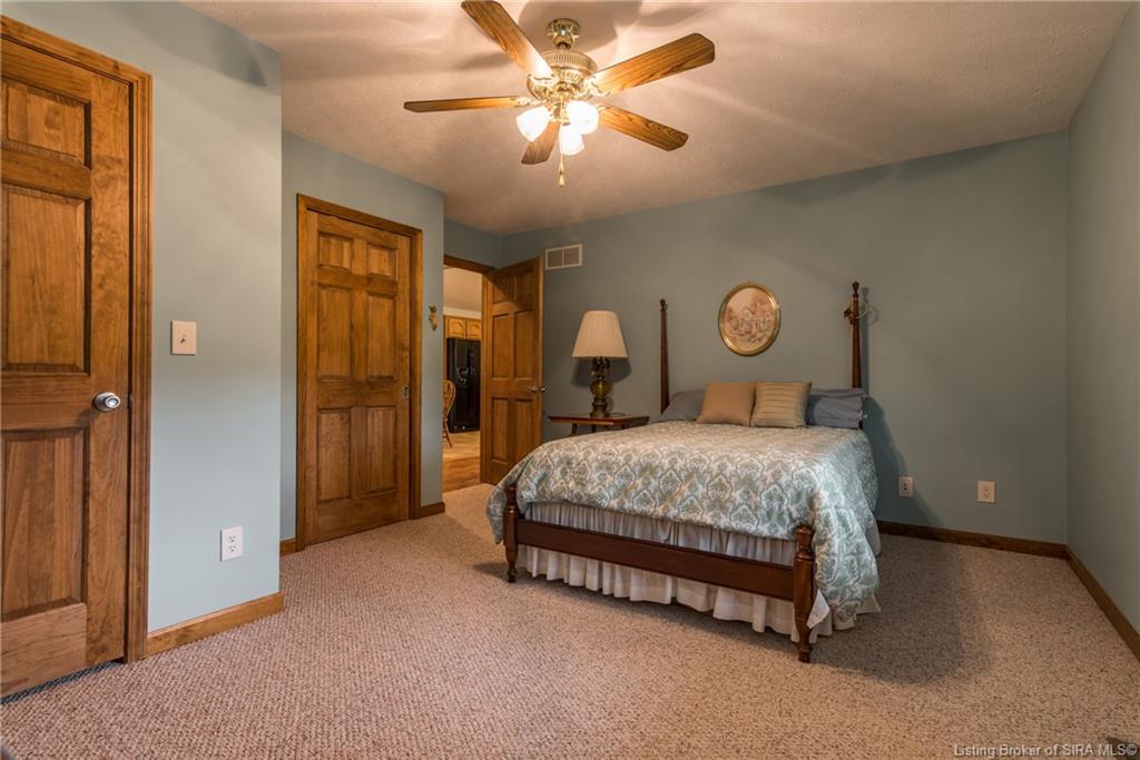 310 Graebe Road Charlestown, IN 47111 - Photo 11 of 36 Gallery Image 11