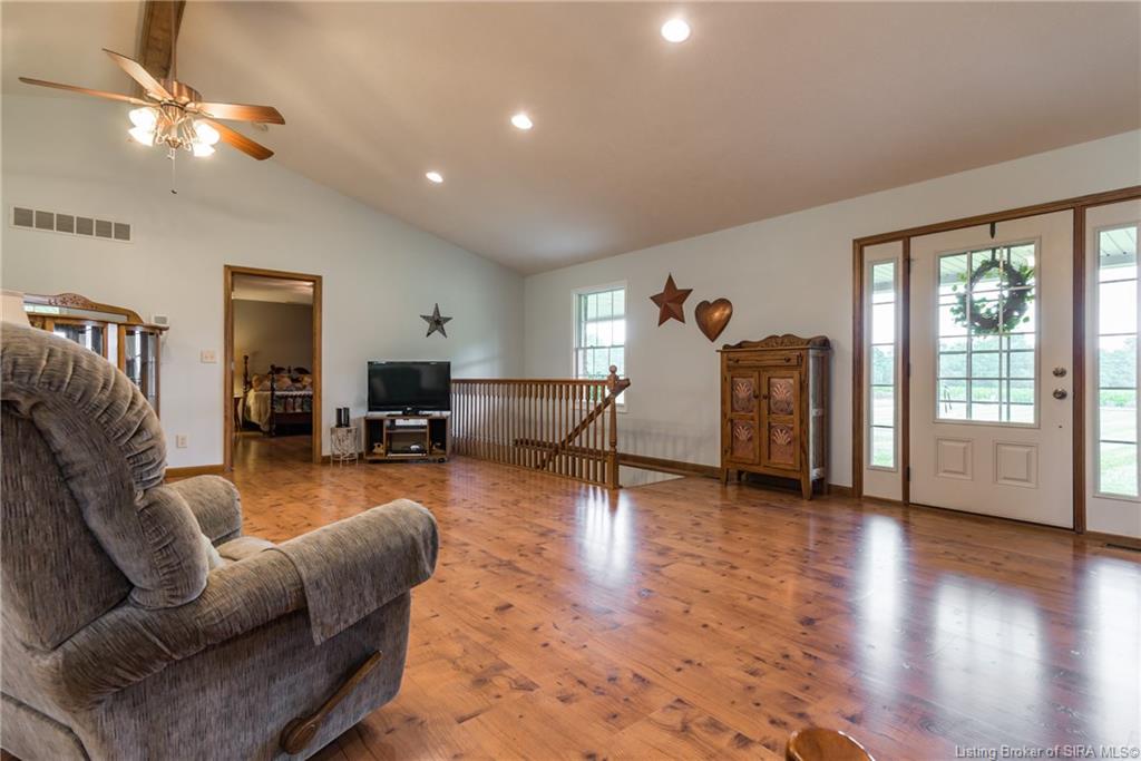 310 Graebe Road Charlestown, IN 47111 - Photo 4 of 36 Gallery Image 4