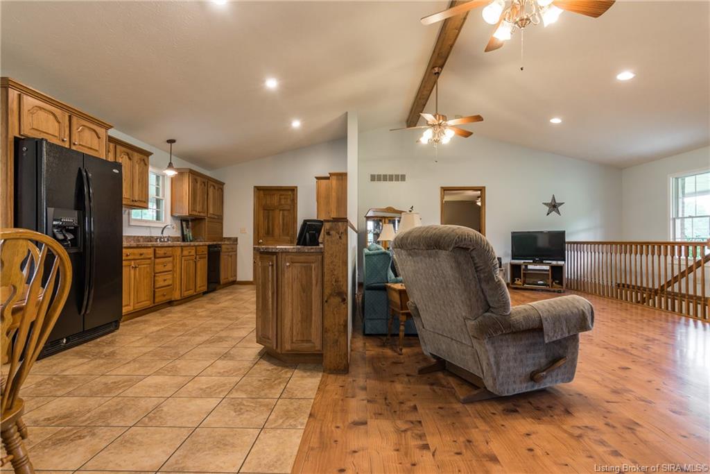 310 Graebe Road Charlestown, IN 47111 - Photo 5 of 36 Gallery Image 5