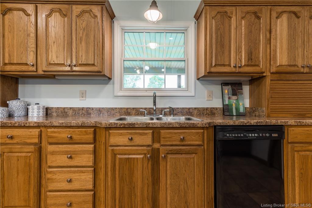 310 Graebe Road Charlestown, IN 47111 - Photo 8 of 36 Gallery Image 8