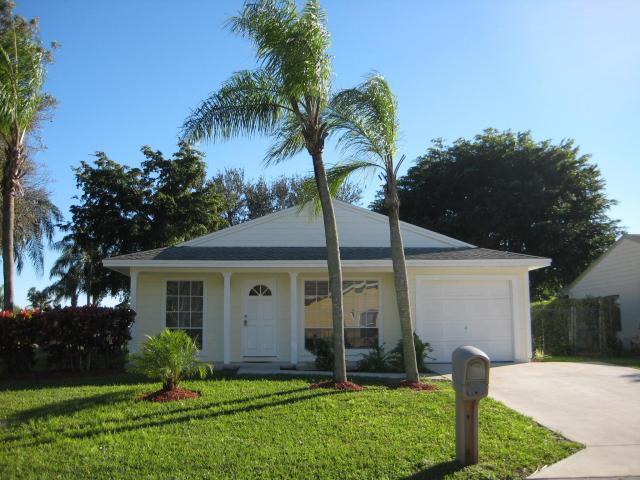 8292 Garden Gate Place Boca Raton, FL 33433 - Photo 1 of 11 Front of House