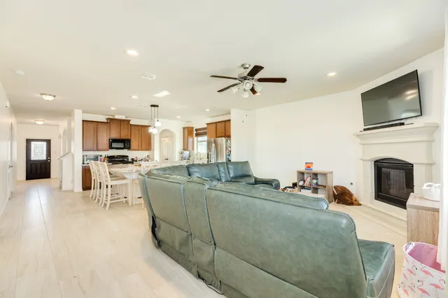 $499,883 | 707 Burr Oak, Richwood, TX 77531