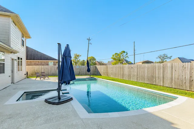 $499,883 | 707 Burr Oak, Richwood, TX 77531