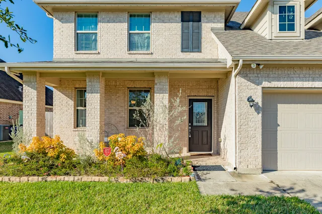 $499,883 | 707 Burr Oak, Richwood, TX 77531