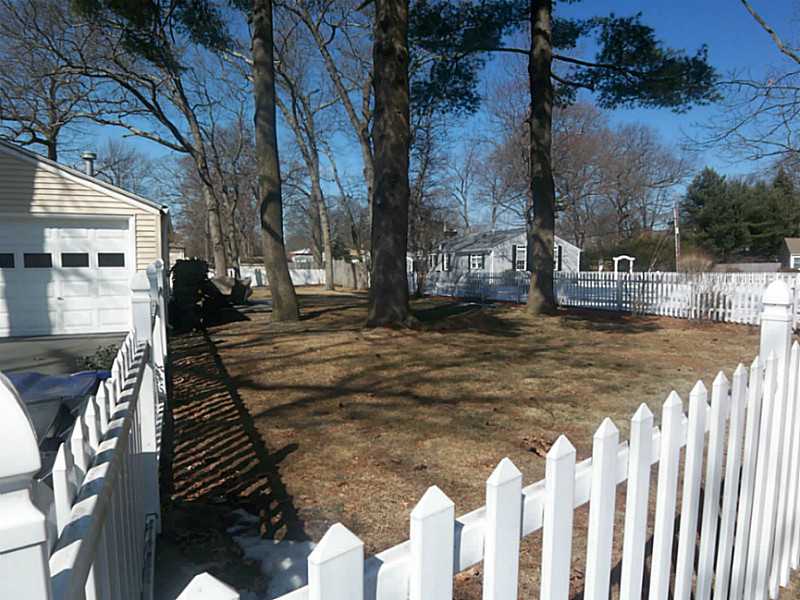 238 West Shore Road Warwick, RI 02889 - Photo 4 of 12 Yard/Garden.