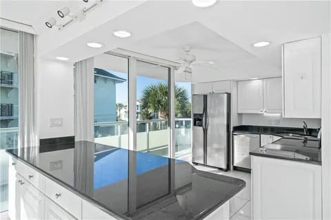 $799,000 | 3554 Ocean Drive, Unit 204S, Vero Beach, FL 32963