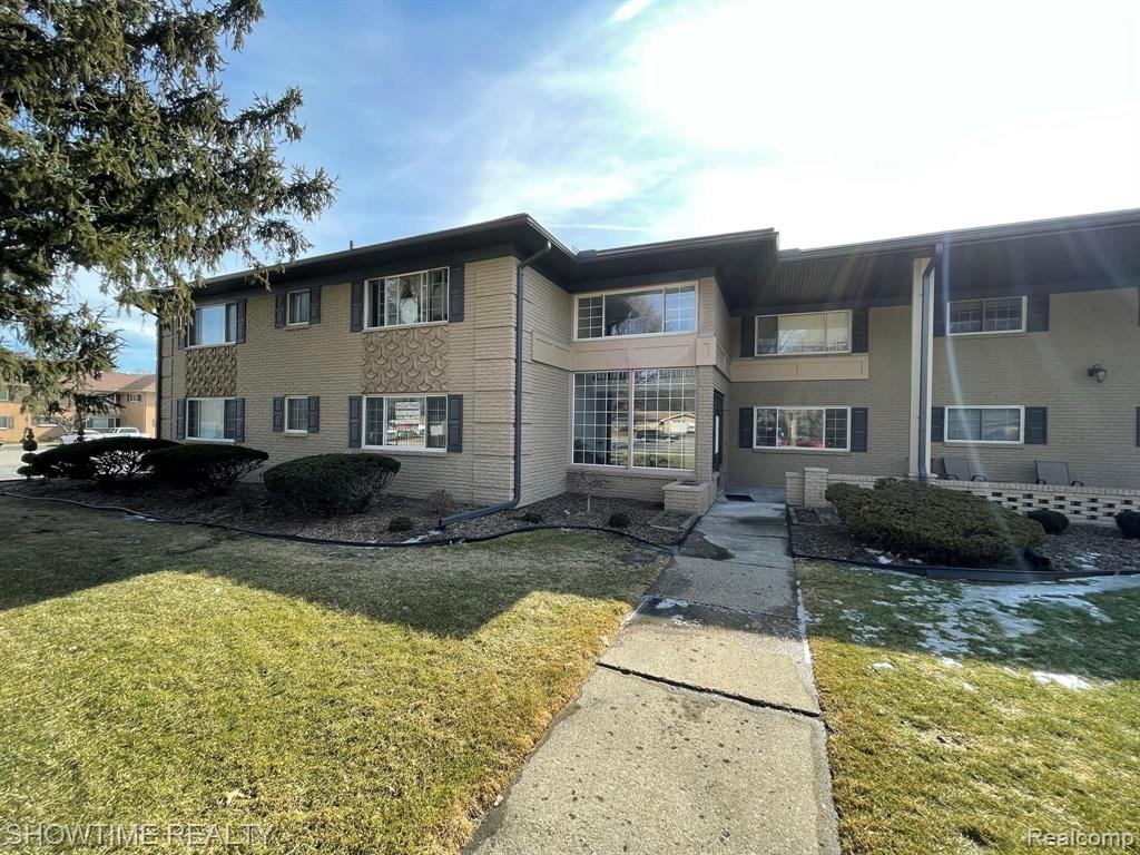 2309 Walton Boulevard, Unit 34 Rochester Hills, MI 48309 - Photo 2 of 22
