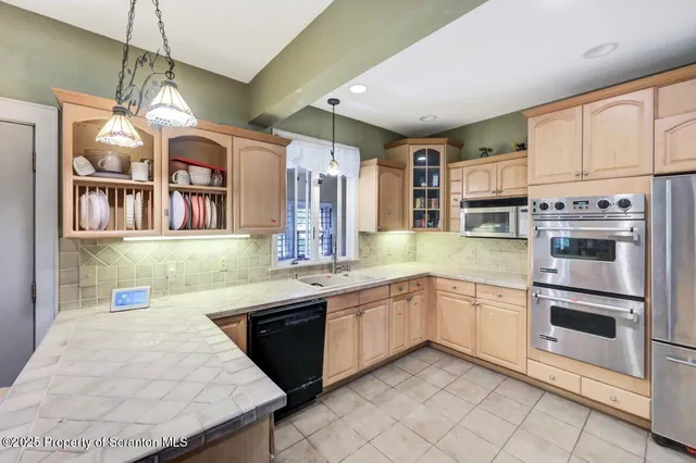 a view of room with walk in closet