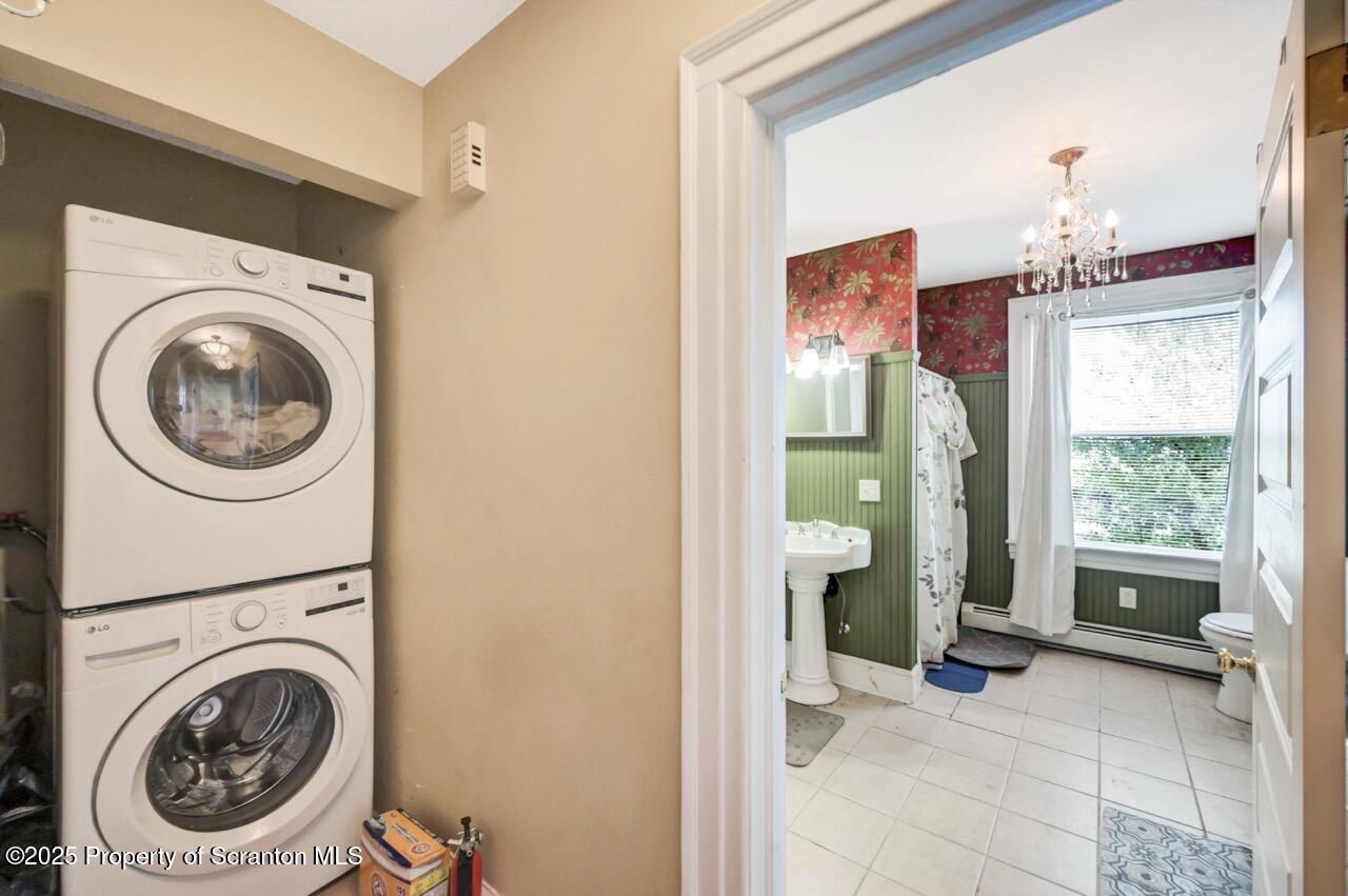 616-618 Harrison Avenue Scranton, PA 18510 - Photo 44 of 73 a view of a bedroom with washer and dryer