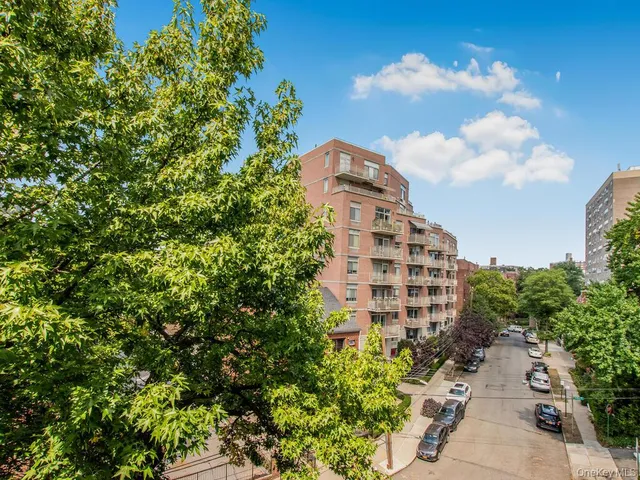 $375,000 | 525 West 236th Street, Unit 6H | Central Riverdale