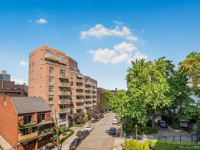 $375,000 | 525 West 236th Street, Unit 6H | Central Riverdale