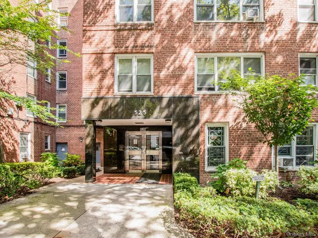 $375,000 | 525 West 236th Street, Unit 6H | Central Riverdale