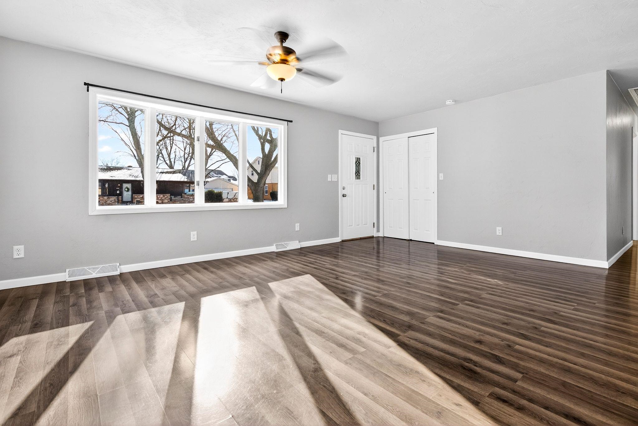 916 Charles Street Little Chute, WI 54140 - Photo 11 of 45