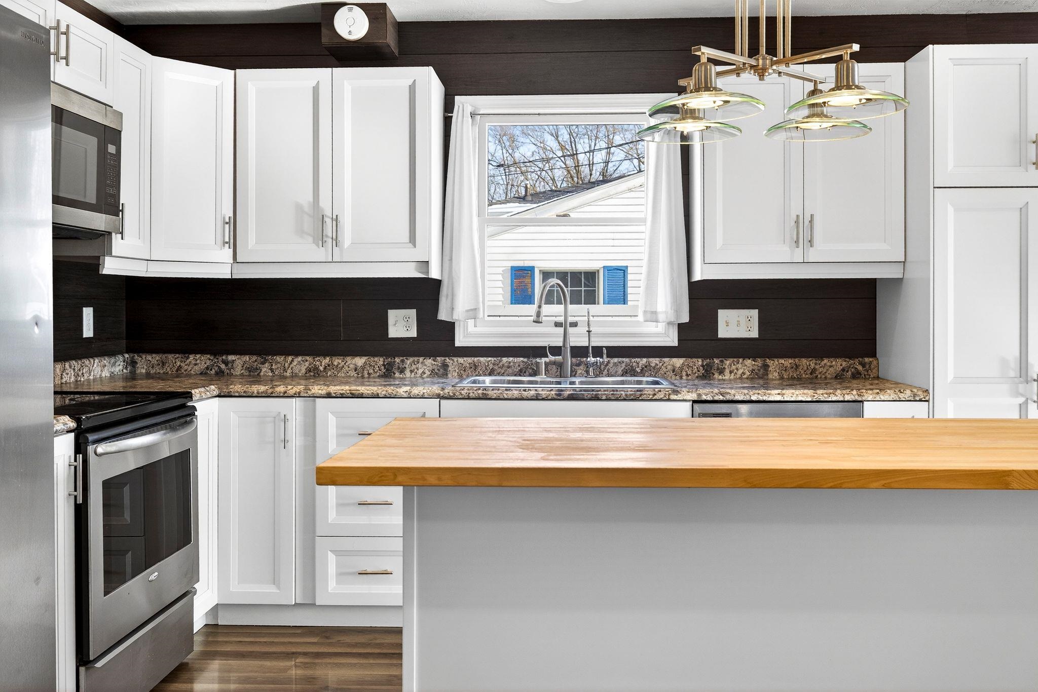 916 Charles Street Little Chute, WI 54140 - Photo 4 of 45