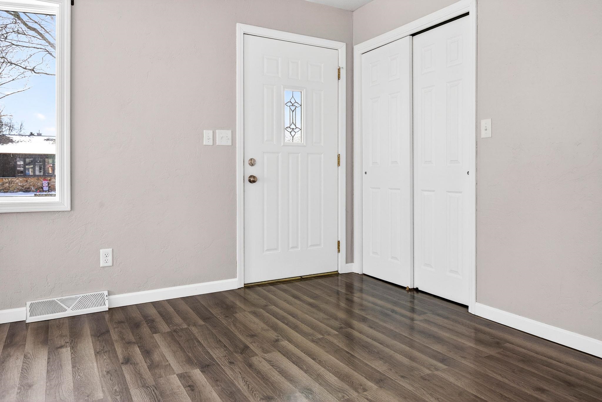 916 Charles Street Little Chute, WI 54140 - Photo 10 of 45