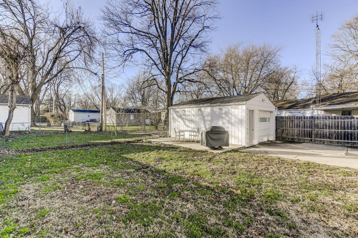 10 Windsor Road Springfield, IL 62702 - Photo 2 of 24