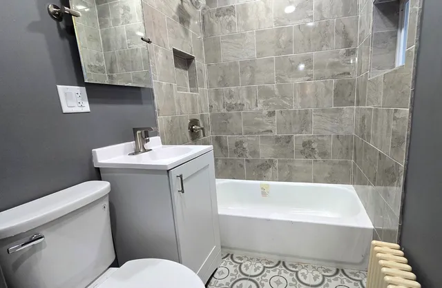 $1,800 | 3051 North Austin Avenue, Unit 2F, Chicago, IL 60634