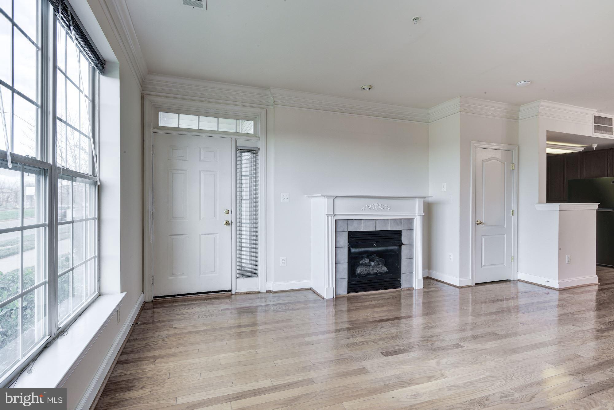 576 Orchard Ridge Drive, Unit 100 Gaithersburg, MD 20878 - Photo 4 of 37