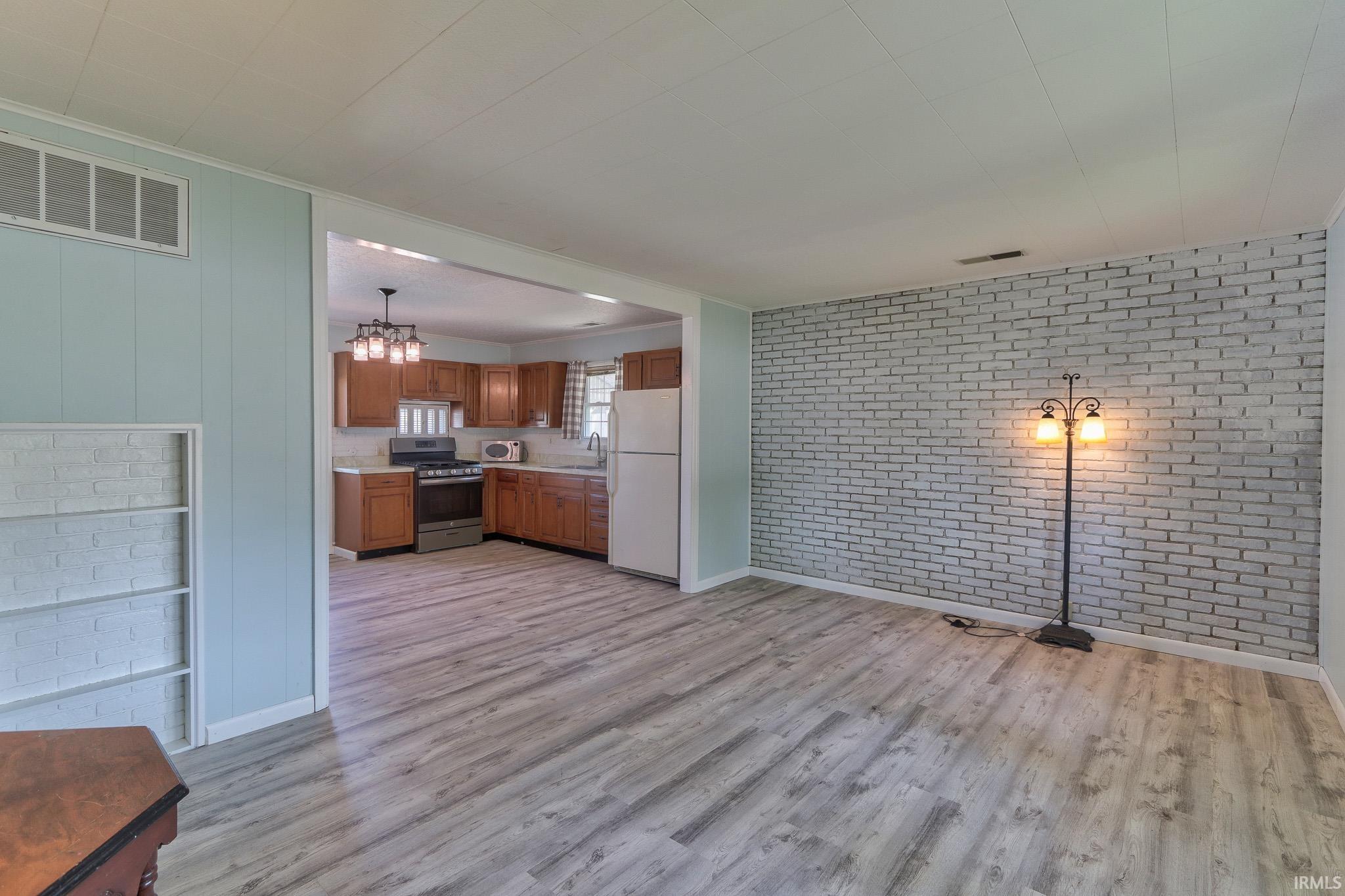 721 Hanover Road Evansville, IN 47710 - Photo 2 of 24 Gallery Image 2