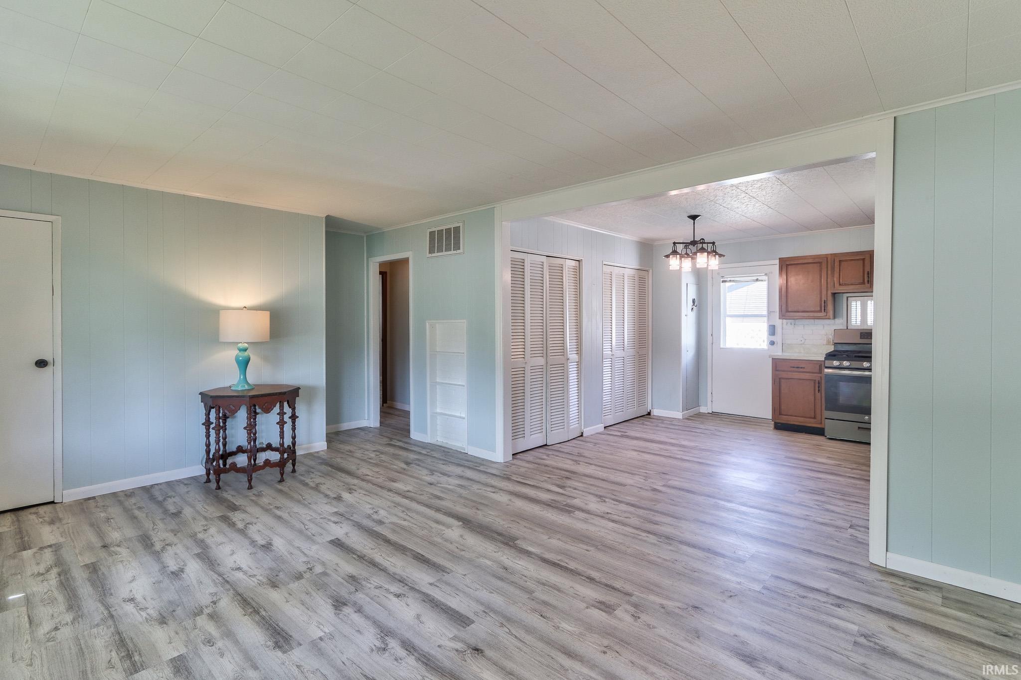 721 Hanover Road Evansville, IN 47710 - Photo 5 of 24 Gallery Image 5
