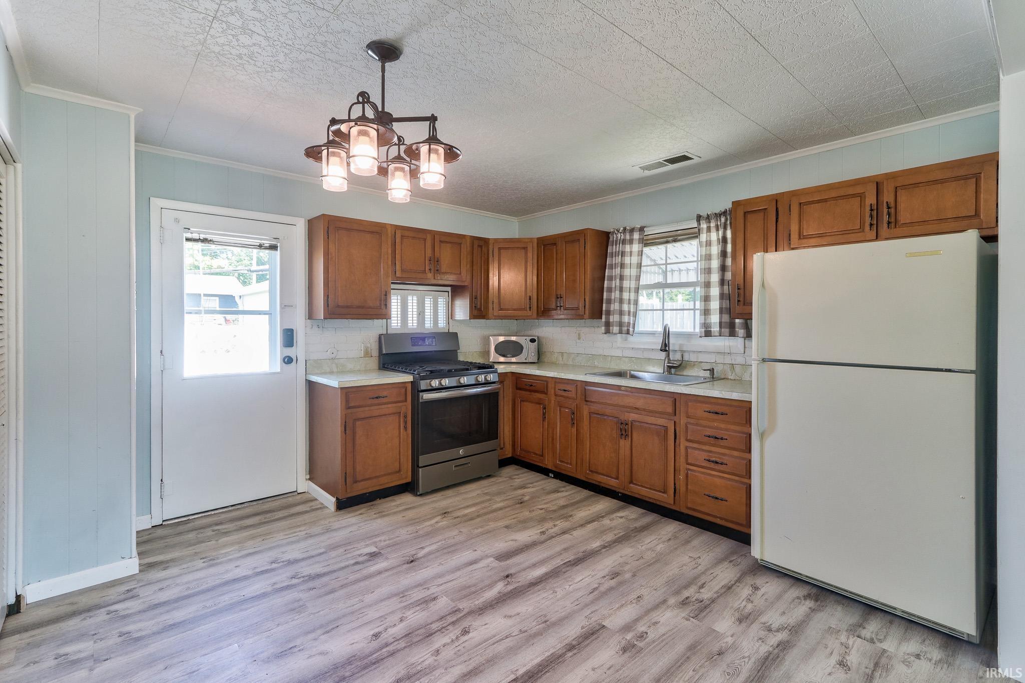 721 Hanover Road Evansville, IN 47710 - Photo 6 of 24 Gallery Image 6