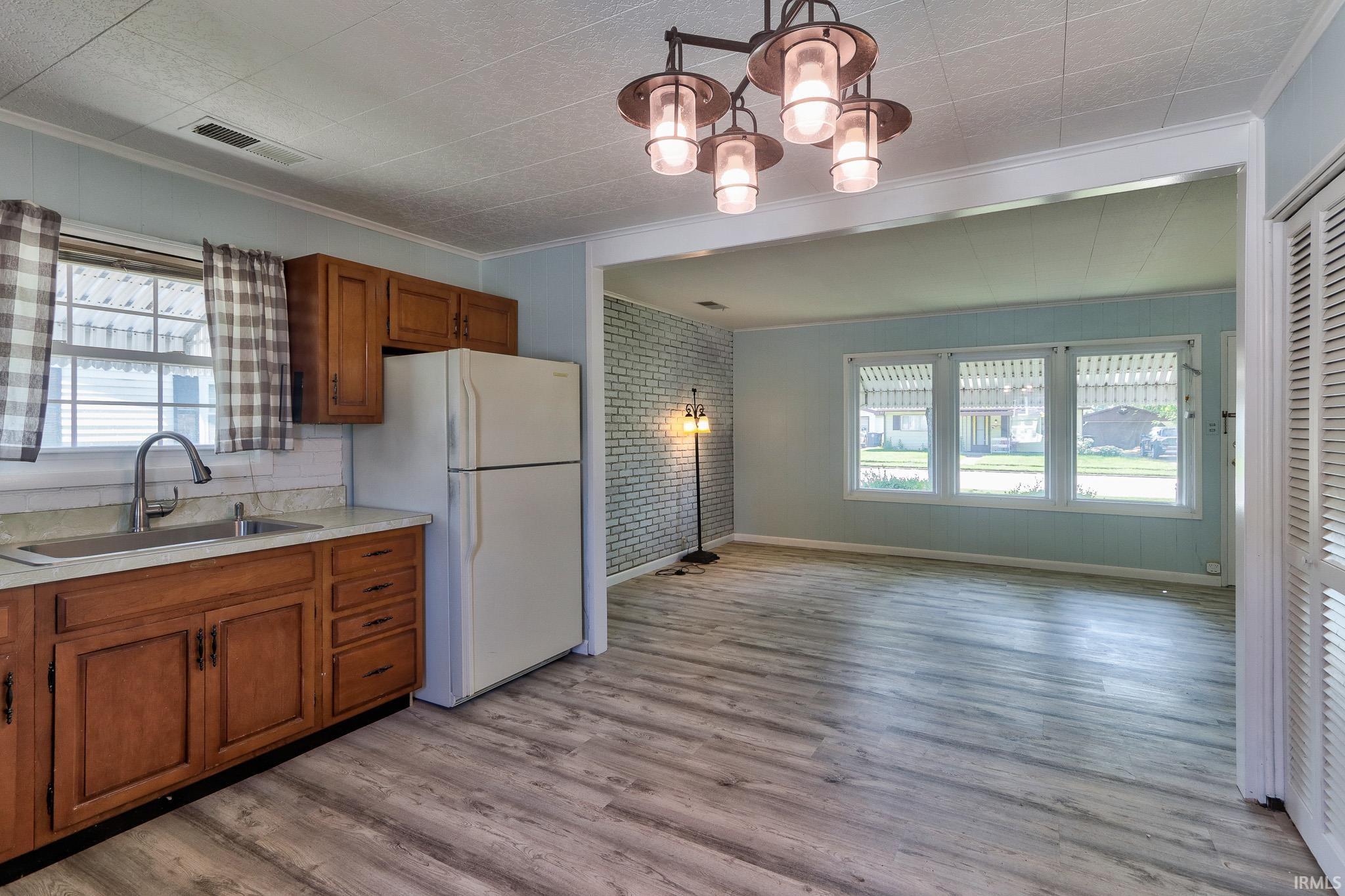 721 Hanover Road Evansville, IN 47710 - Photo 8 of 24 Gallery Image 8