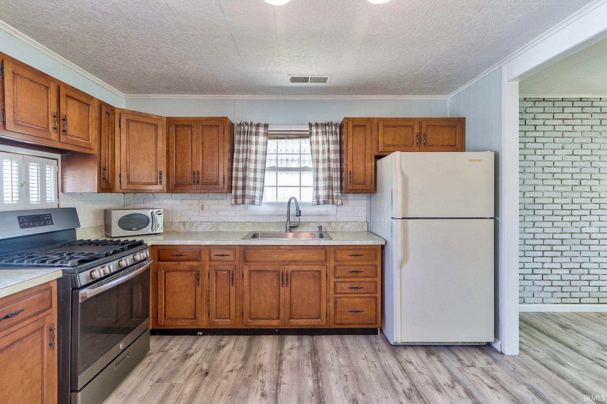 721 Hanover Road Evansville, IN 47710 - Photo 9 of 24 Gallery Image 9