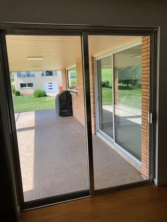 $2,500 | 335 Commonwealth Avenue, West Mifflin, PA 15122