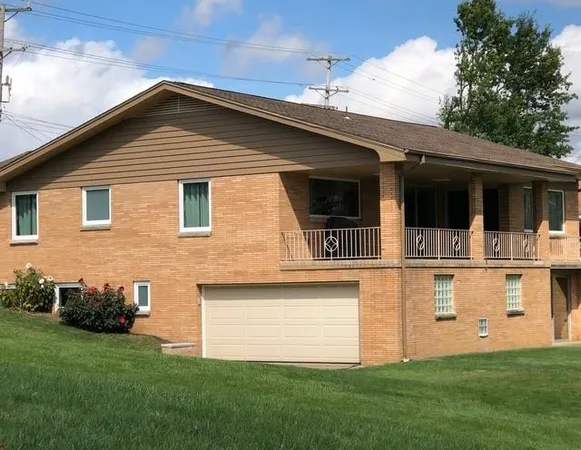 $2,500 | 335 Commonwealth Avenue, West Mifflin, PA 15122
