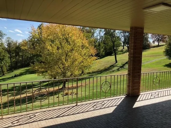 $2,500 | 335 Commonwealth Avenue, West Mifflin, PA 15122