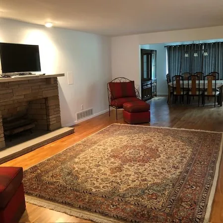 $2,500 | 335 Commonwealth Avenue, West Mifflin, PA 15122