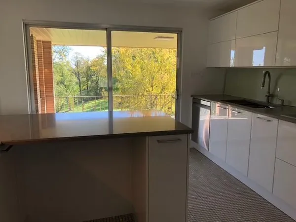 $2,500 | 335 Commonwealth Avenue, West Mifflin, PA 15122