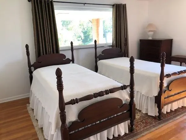 $2,500 | 335 Commonwealth Avenue, West Mifflin, PA 15122