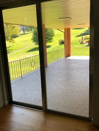 $2,500 | 335 Commonwealth Avenue, West Mifflin, PA 15122