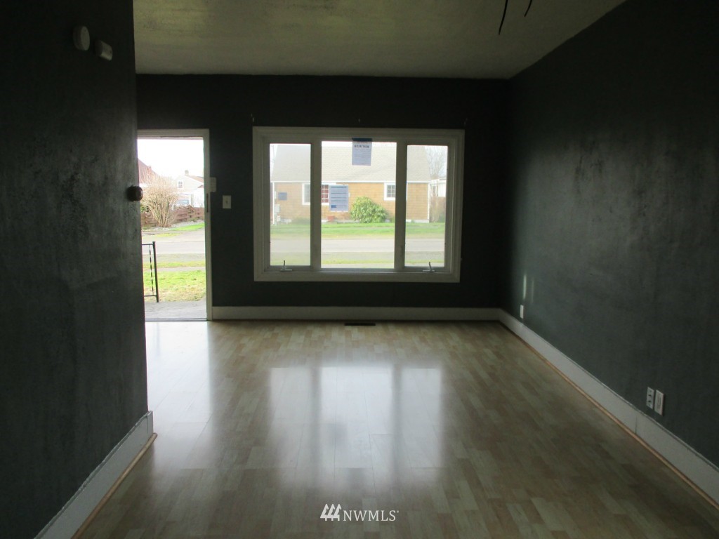 131 Southwest 4th Street Chehalis, WA 98532 - Photo 4 of 15 Gallery Image 4