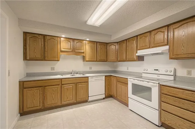 $385,000 | 1261 Southeast Mill Street, Dearborn, MO 64439