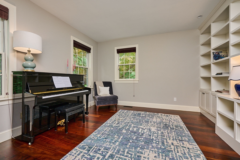 46 Sovereign Way Northampton, MA 01062 - Photo 15 of 42