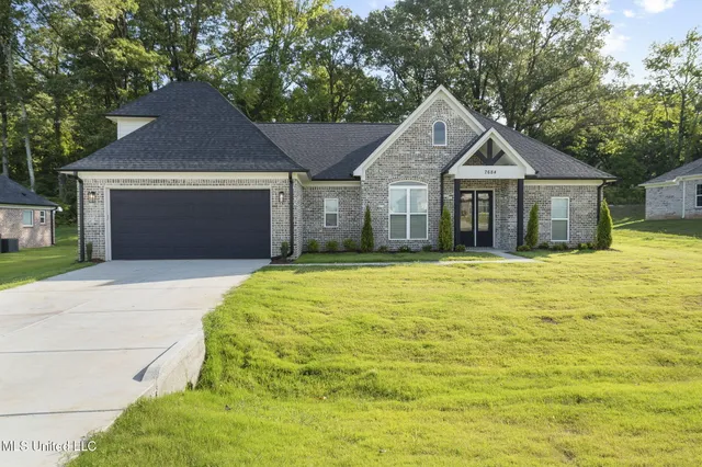 $364,900 | 7684 Ridgefield Drive, Horn Lake, MS 38637