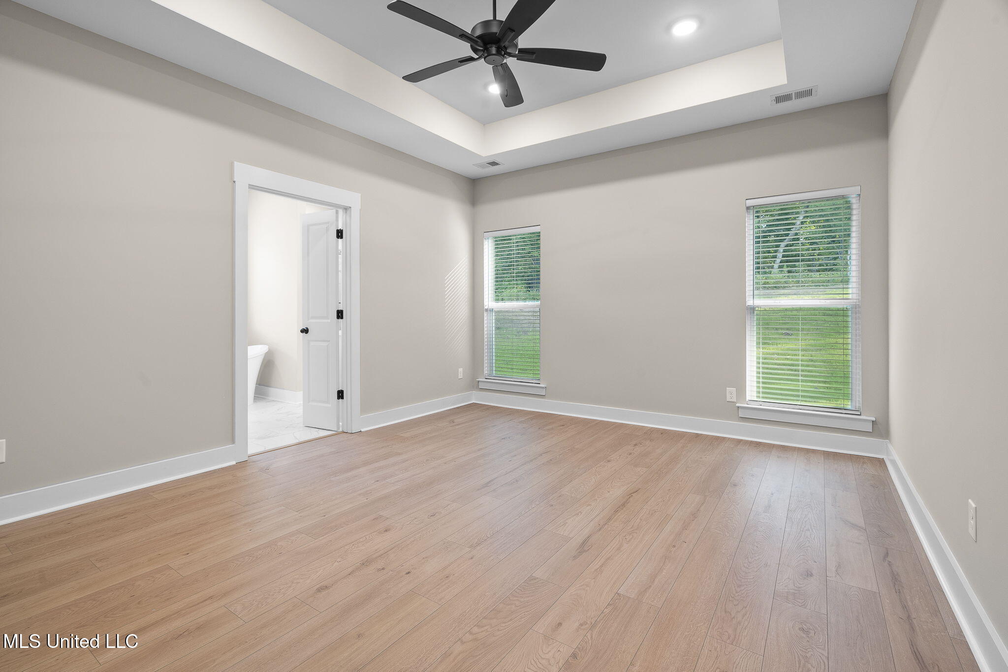 7684 Ridgefield Drive Horn Lake, MS 38637 - Photo 11 of 29 Master as you Enter