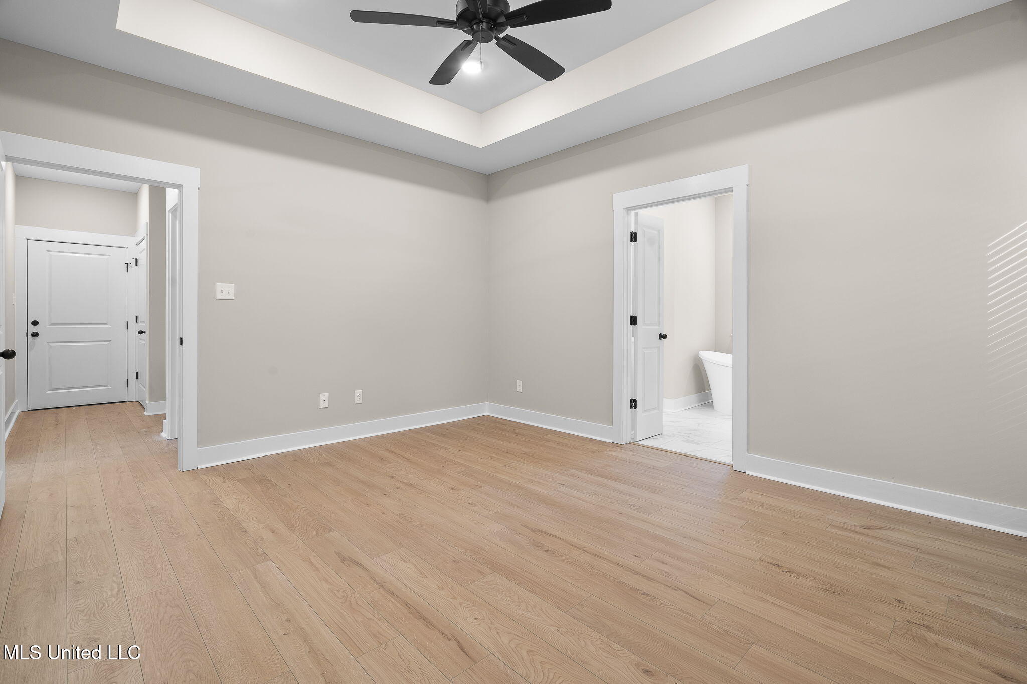 7684 Ridgefield Drive Horn Lake, MS 38637 - Photo 12 of 29 Master View 2