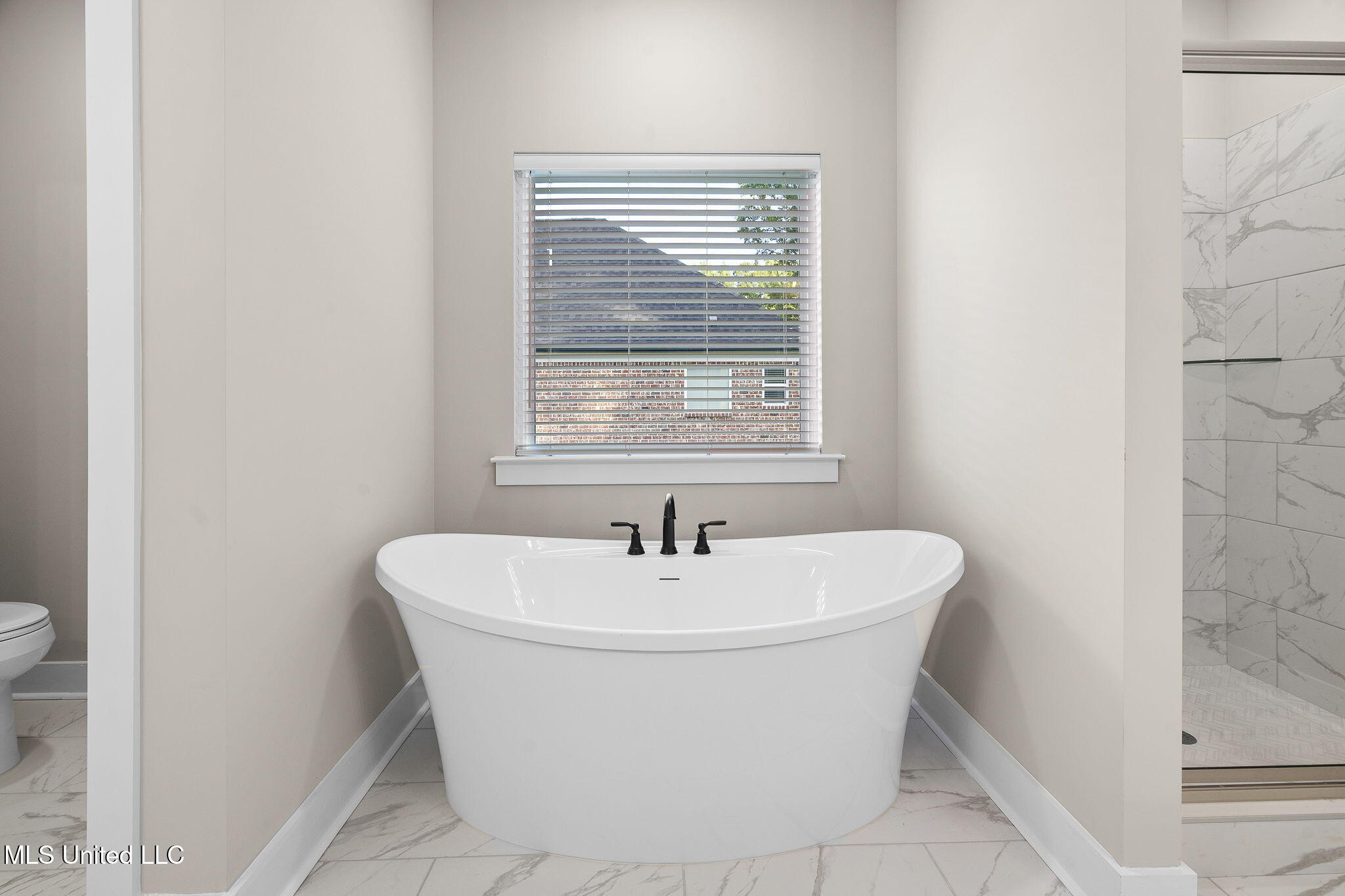 7684 Ridgefield Drive Horn Lake, MS 38637 - Photo 16 of 29 Soaking Tub