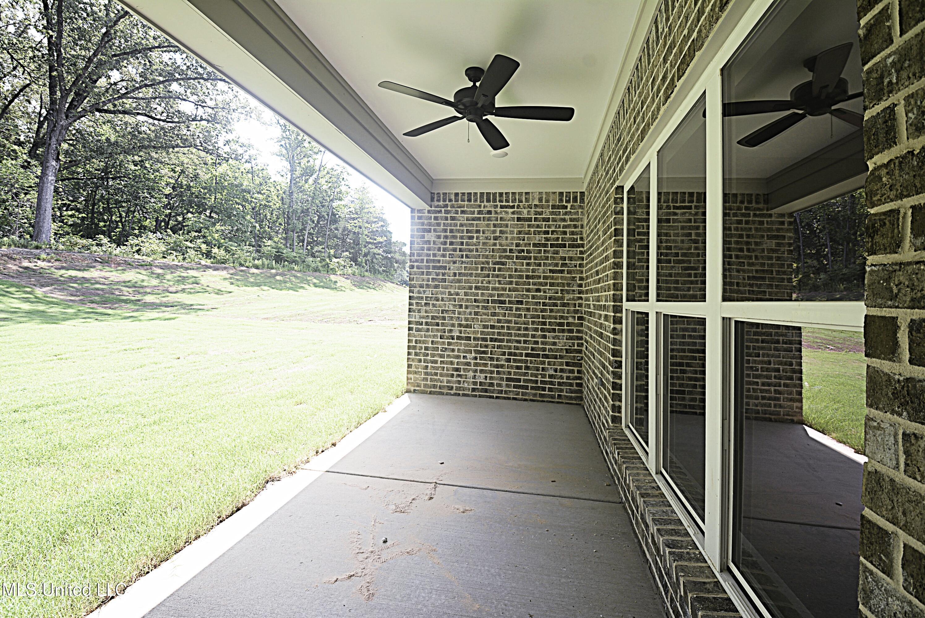 7684 Ridgefield Drive Horn Lake, MS 38637 - Photo 25 of 29 BackPorch