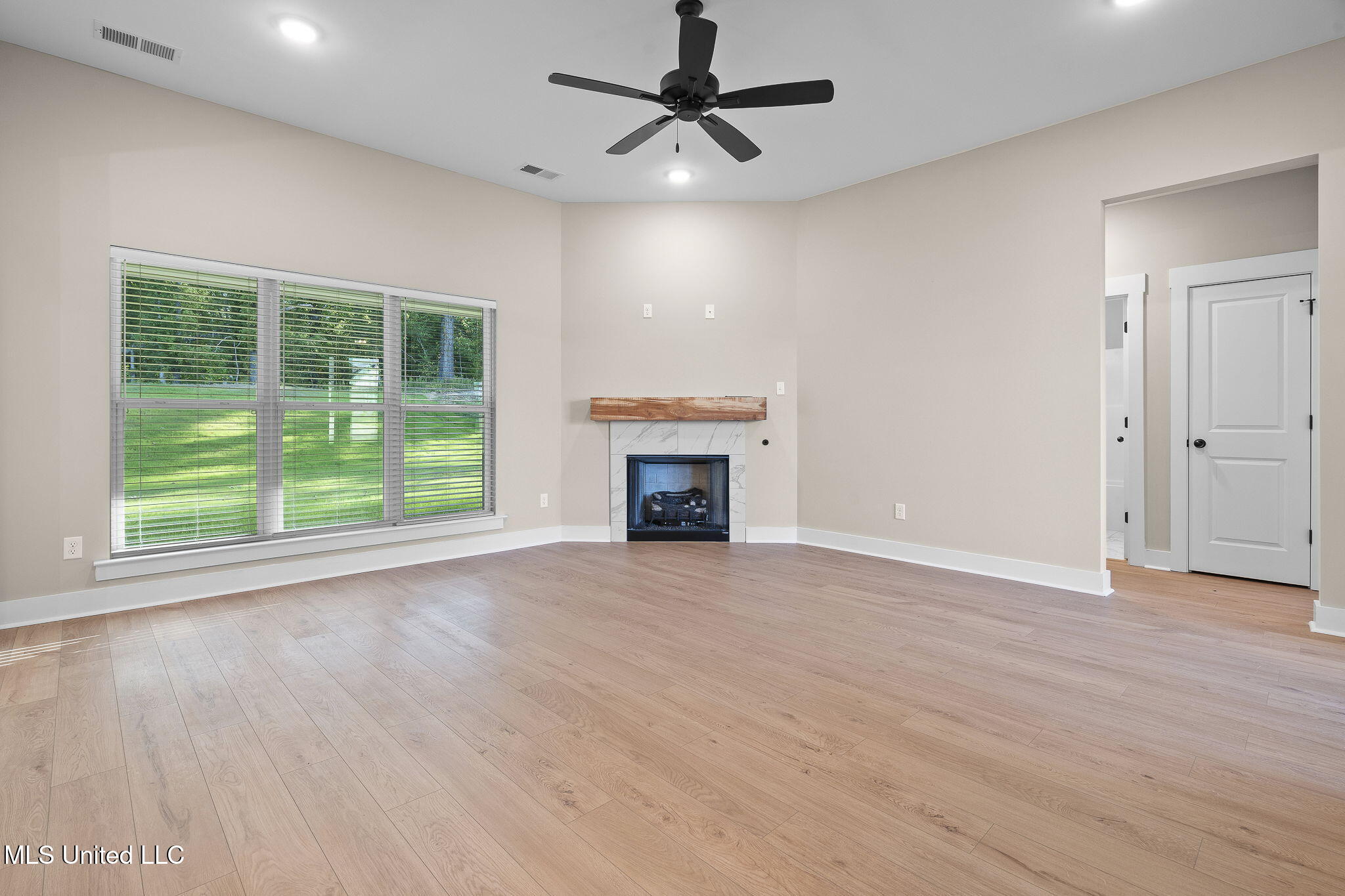 7684 Ridgefield Drive Horn Lake, MS 38637 - Photo 5 of 29 Great Room View 2