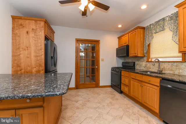 a view of a storage & utility room