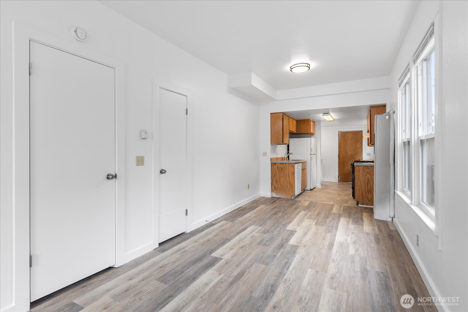 2307 Rockefeller Avenue Everett, WA 98201 - Photo 4 of 28