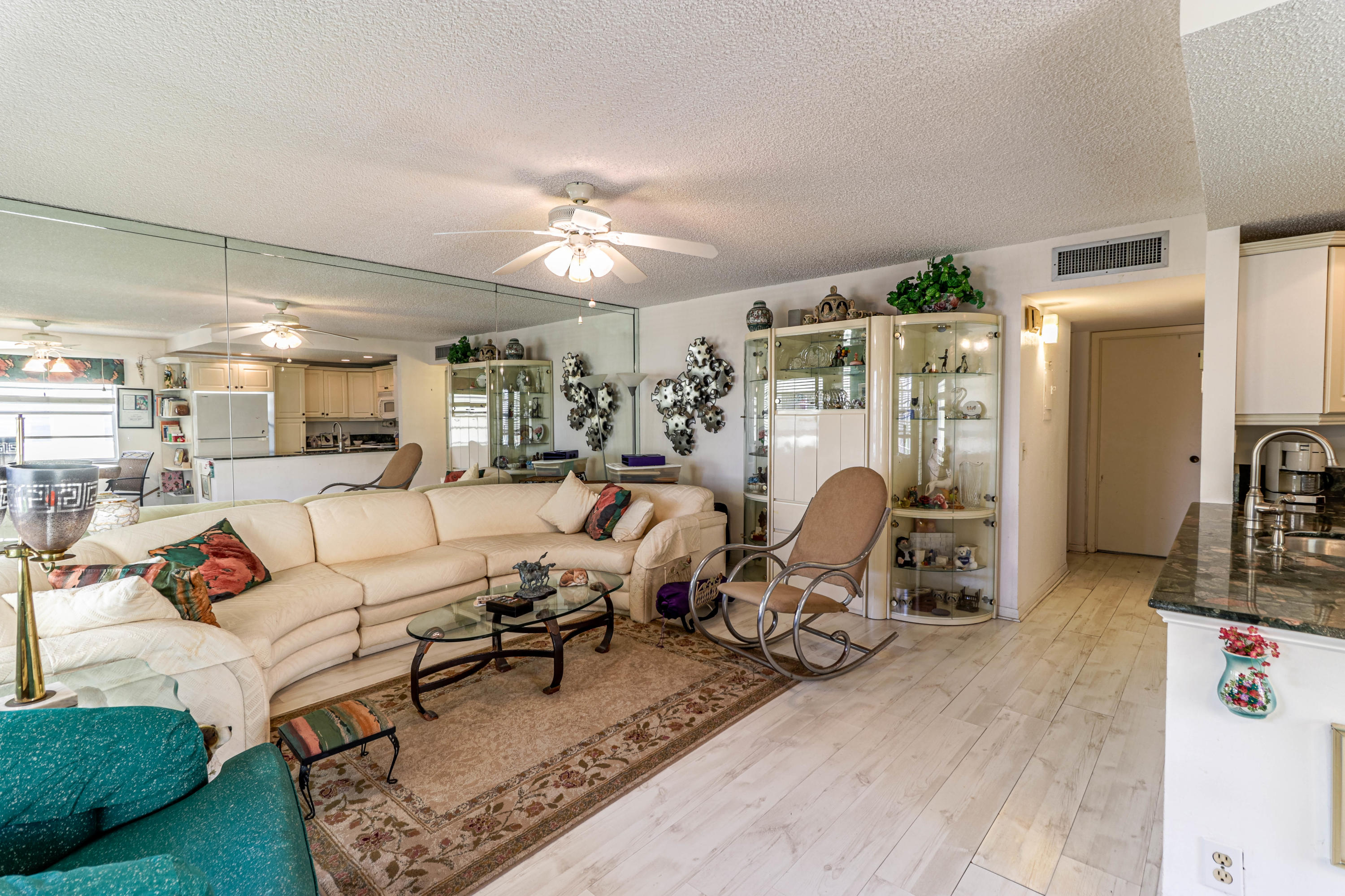283 Normandy Lane Delray Beach, FL 33484 - Photo 8 of 18 IMG_3067-HDR